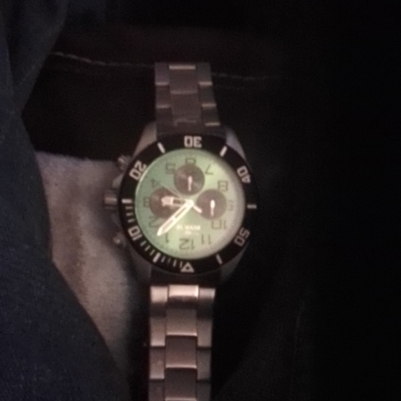 Watch - Picture 2 of 4